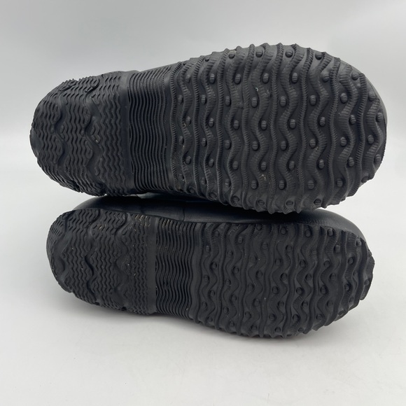 Bogs Flower Dots Winter Classic Boots 
# 71436-444
Youth 1 Blue Yellow Black - Picture 7 of 10